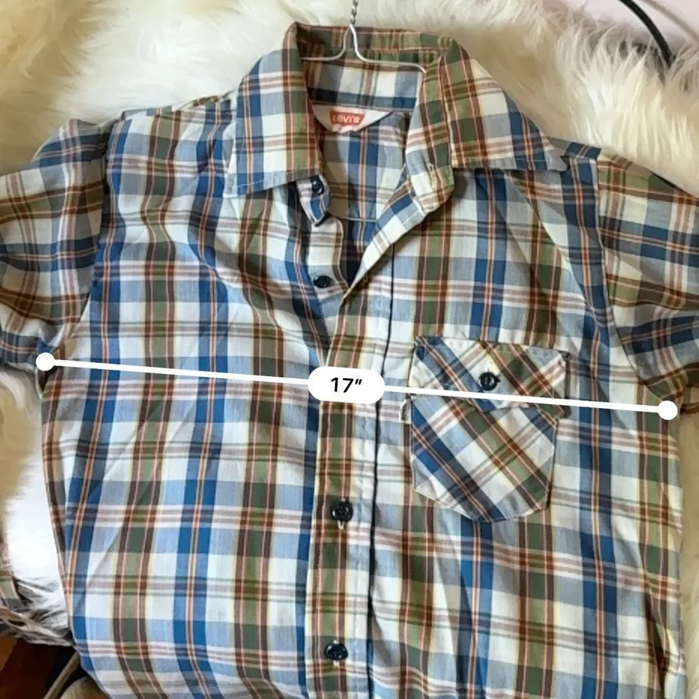 Vintage Levi’s Plaid Button down small ”e”